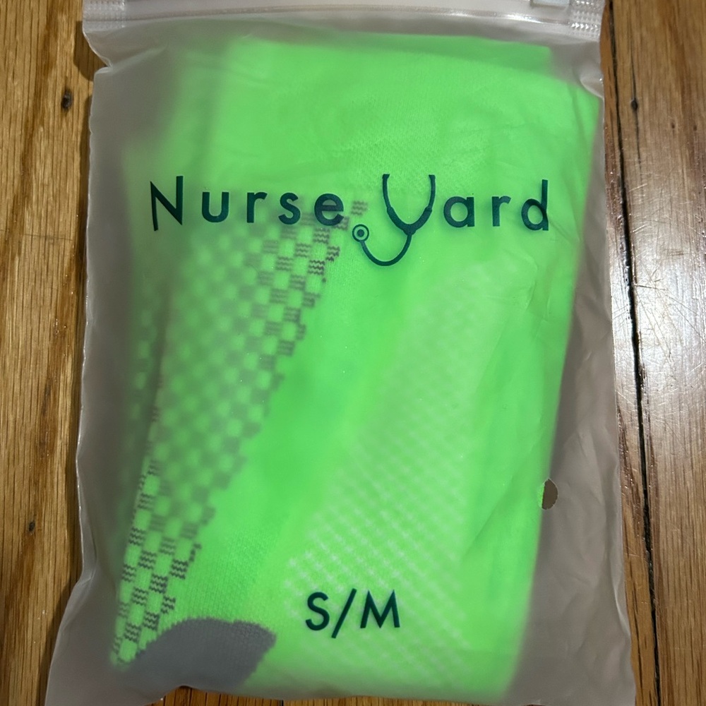 NEW Nurse Yard Compression Socks Sz S/M